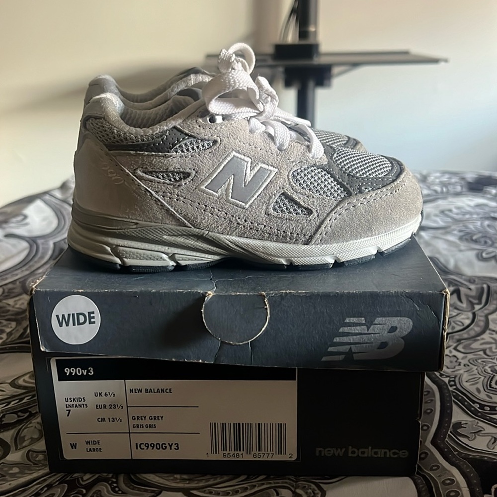Toddler New Balance 990v3 size 7c wide